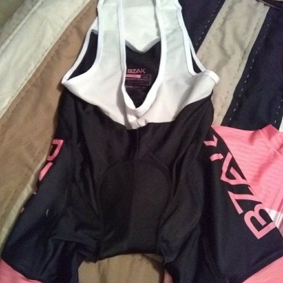 Womens cycling kit SOLD - Picture 5 of 7